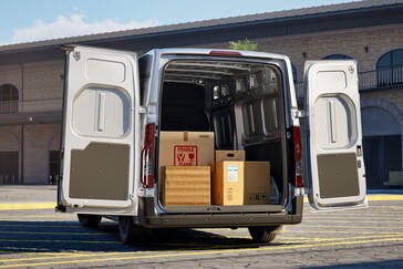 In de topuitvoering biedt de Transit City elektrische bestelwagen een laadvermogen van ongeveer 2.800 lbs