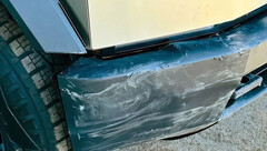 De Cybertruck kreeg alleen een blauwe plek op de bumper (afbeelding: John Dwelle/Fox 26)