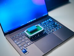 Intel Panther Lake APU's zullen alleen beschikbaar zijn in laptops. (Afbeeldingsbron: Alex Waetzel voor Notebookcheck)