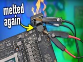 RTX 4090 met gesmolten 12VHPWR (Afbeeldingsbron: Der8auer YouTube-kanaal)