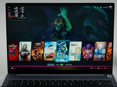 AIM MAX+ laptop met Bazzite met games als Spider-Man 2, The Witcher 3 en Hades in de launcher. (Afbeelding Bron: ETA PRIME op YouTube)