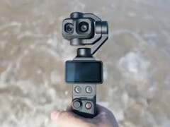 Een close-up van de DJI Osmo Pocket 4P met zijn twee cameralenzen.