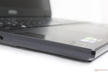 Extern ontwerp mist de excentrieke RGB LED's van veel andere MSI modellen