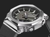 De Casio G-Shock GMS2110-1A1 met een metalen lunette, afgebeeld tegen een donkere achtergrond. (Afbeeldingsbron: Casio)