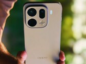 De Oppo Find X9s Pro heeft twee 200MP camera's en één 50MP camera aan de achterkant.