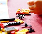 Afbeelding van LEGO stenen op een rode loper. (Afbeelding bron: Efraimstochter - Pixabays)