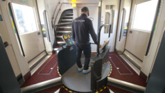 Rolstoellift in de TGV M