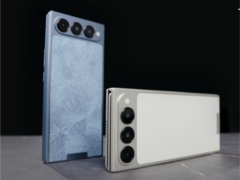 De Tecno Phantom Ultimate G Fold concept (foto) in twee verschillende kleuren. (Afbeeldingsbron: Tecno)