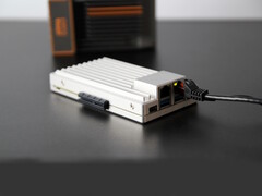 Das ZimaBoard 2 mit dem ZimaBoard 1 im Hintergrund. (Afbeeldingsbron: IceWhale)