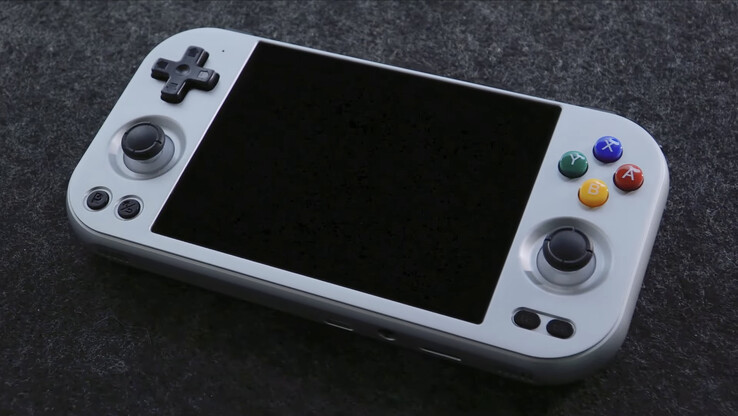 De RG477M lijkt meer verhoogde ABXY-knoppen te hebben dan recente Anbernic gaming handhelds. (Afbeeldingsbron: Anbernic)