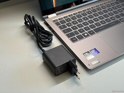 Ongeschikte 65-watt voedingseenheid