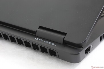 Het uitsteeksel aan de achterkant verbetert de koeling ten koste van het zwaardere gewicht en de grotere afmetingen