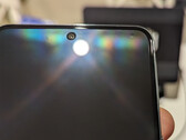 Een Pixel 8 Pro met kleine oneffenheden op het scherm. (Afbeeldingsbron: Google Support)
