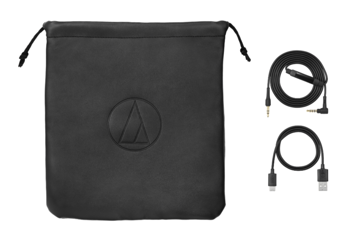 De Audio-Technica ATH-AL5NC wordt geleverd met een draagtasje, een oplaadkabel en een audiokabel.