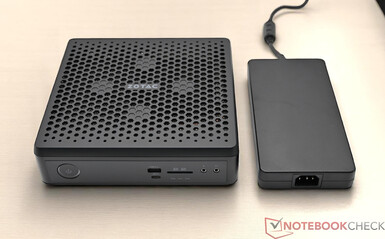 Zotac Zbox Magnus EN374070 met voeding (19,5 V; 16,9 A)