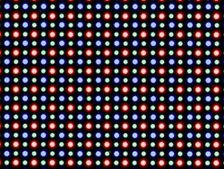 Beide OLED-schermen gebruiken een RG/BG sub-pixelmatrix die uit één rode, één blauwe en één groene LED bestaat