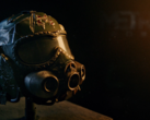 Close-up van de replica van de Spartan-helm uit de Metro 2039 Collector's Edition, met een donker vizier, geïntegreerde gasmaskerelementen en door gevechten getekende details.