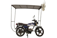 De door wind/zonne-energie aangedreven motorfiets. (Afbeeldingsbron: YongLE Risheng)