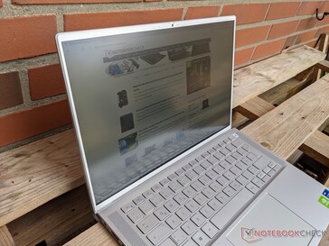 Dell Inspiron 14 7400 - Gebruik buitenshuis