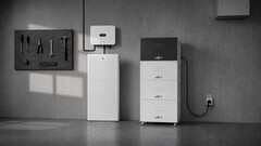 De SunEnergyXT 500 PRO AC Core voegt tot 90 kWh aan achteraf in te bouwen opslagcapaciteit toe aan zonne-installaties