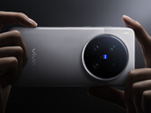 De ISOCELL HPB wordt vergezeld door een Sony LYT-828 op beide modellen, X200 Ultra afgebeeld. (Afbeeldingsbron: Vivo)