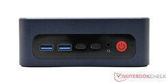 Voorkant: 2x USB, 2x USB4 TypeC