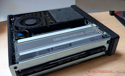 Minisforum MS-01 en Intel SSD DC P4618 PCIe 3.1 x8 (toepassingsvoorbeeld)