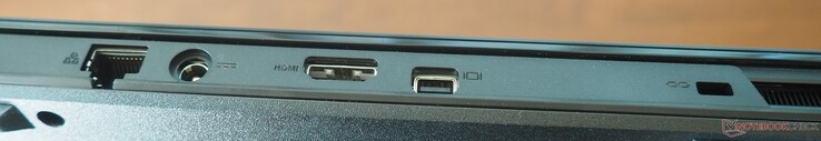 Achterkant: RJ45-LAN, voeding, HDMI, Mini-DisplayPort 1.4, Kensington-slot