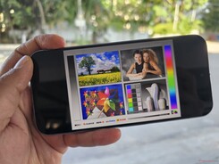 Buiten bekijken in de schaduw