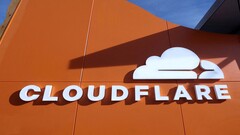 Cloudflare heeft Programmable Flow Protection toegevoegd aan Magic Transit, waardoor klanten aangepaste DDoS-bestrijding op basis van eBPF krijgen voor UDP-gebaseerd Layer 7-verkeer.