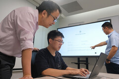 NTU computerwetenschappers gebruikten AI chatbots tegen zichzelf om de modellen te 