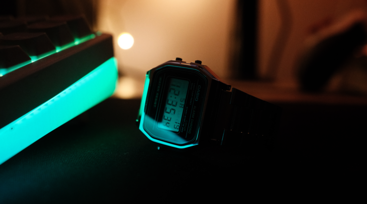 De betaalbare Casio A158-serie (zie afbeelding) wordt nog steeds in honderdduizenden exemplaren verkocht, zelfs jaren na de introductie.