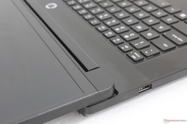 Een van de weinige 18-inch gaminglaptops waarbij de klep volledig 180 graden open kan