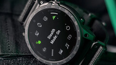 Garmin heeft met het AMOLED-model een vijfde SKU toegevoegd aan de Tactix 7-serie. (Afbeelding bron: Garmin)