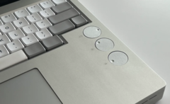 Campus DIY laptop met mechanisch toetsenbord en aanpasbare wijzerplaten