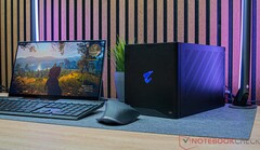 Apparaten zoals de Gigabyte Aorus RTX 4090 Gaming Box beloven meer prestaties voor compacte apparaten, maar de realiteit is ingewikkelder. (Afbeeldingsbron: Notebookcheck)