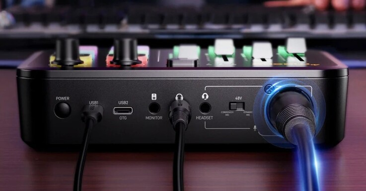 In- en uitgangsaansluitingen aan de achterzijde van de Maono G3 gaming-audiomixer.