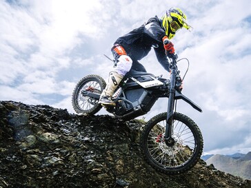 De Segway Xaber 300 biedt vermogen dat vergelijkbaar is met dat van een 300cc motorfiets op gas. (Afbeelding bron: Segway)