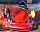 De Tesla Model 3 werd volledig vernield bij het dubbele ongeval. (Afbeeldingsbron: @OPP_HSD)