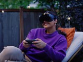 Afgebeeld: Valve Steam Frame VR-headset met controller