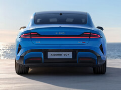Xiaomi SU7 (2026) in de nieuwe kleur Capri Blue: De elektrische sportsedan krijgt meer dan alleen een kleine facelift. (Afbeeldingsbron: Xiaomi)