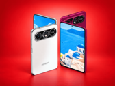 Coolpad Cool X Wide-smartphone getoond van de voor- en achterkant in witte en rode uitvoering.