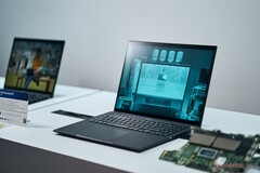 ASUS heeft nu de ExpertBook B3-serie geüpgraded naar Intel Meteor Lake-processors. (Afbeeldingsbron: Notebookcheck)