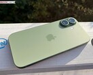 Toekomstige iPhone-modellen kunnen worden aangedreven door een Intel-chip (Afbeelding: iPhone 17; bron: Notebookcheck, bewerkt)
