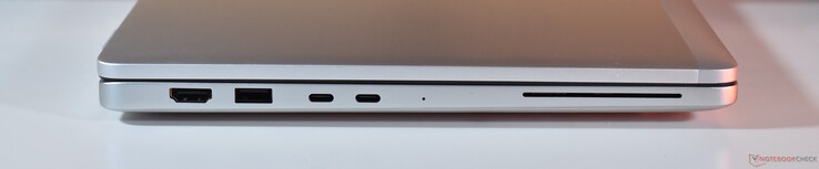 links: HDMI, USB-A 3.2 Gen 1, 2x Thunderbolt 4, Smartcardlezer