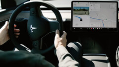 Er is nu een nieuwe instructievideo voor Autopilot (afbeelding: Tesla/YT)