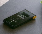 De Walkman NW-ZX707 draait op Android 12 en heeft een 5-inch display. (Beeldbron: Sony)