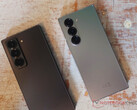 De Galaxy Z Fold7 ziet eruit als een kruising tussen de Special Edition en zijn voorganger, van links naar rechts. (Afbeelding bron: Notebookcheck)