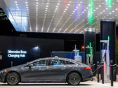 Mercedes-Benz gaat de strijd aan met het Supercharger-netwerk van Tesla, maar heeft nog een lange weg te gaan. (Afbeelding bron: Mercedes-Benz)