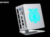 De UM780 XTX wordt de eerste mini-pc van MINISFORUM met een speciale Oculink-poort. (Afbeeldingsbron: MINISFORUM via Minixpc)